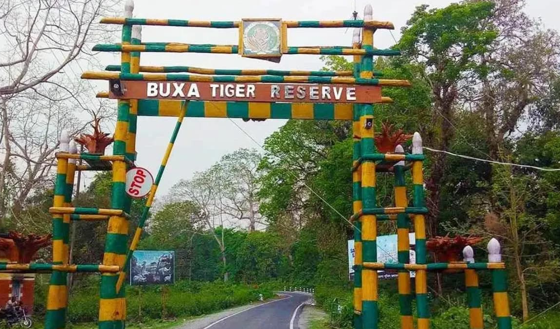 বক্সা ব্যাঘ্র প্রকল্পে নতুন করে বাঘ নিয়ে আসার প্রস্তুতি খতিয়ে দেখতে রাজাভাতখাওয়ায় প্রশাসনিক বৈঠক করেন বনমন্ত্রী