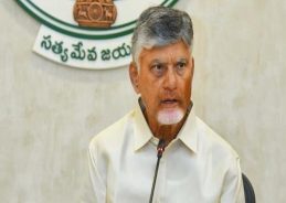 Andhra CM reviews impact of El Niño and measures needed to reduce its effect across state 