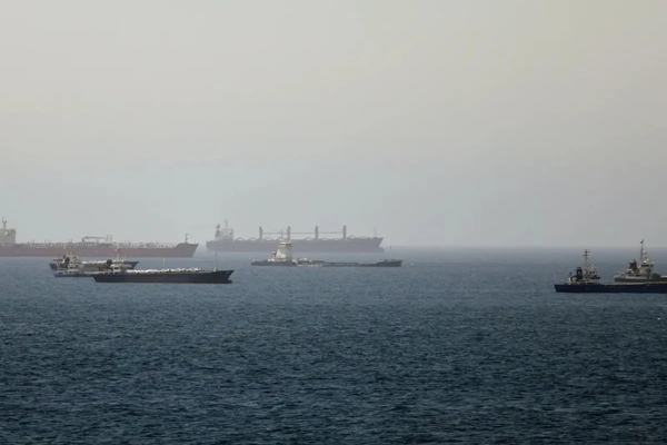 15 vessels loaded with fertilizers on way to India crossing Strait of Hormuz: Govt