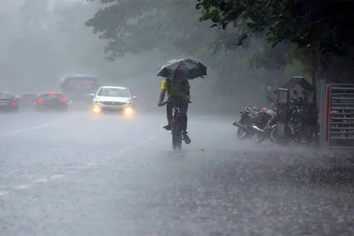 Chhattisgarh: Incessant rain throws normal life out of gear
