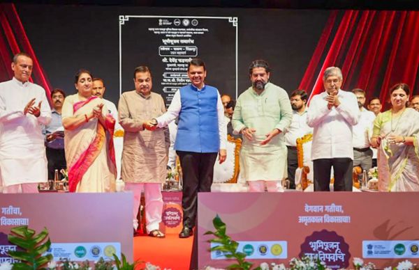 Maharashtra CM Fadnavis lays foundation stone for 3 National Highway Projects in Pune