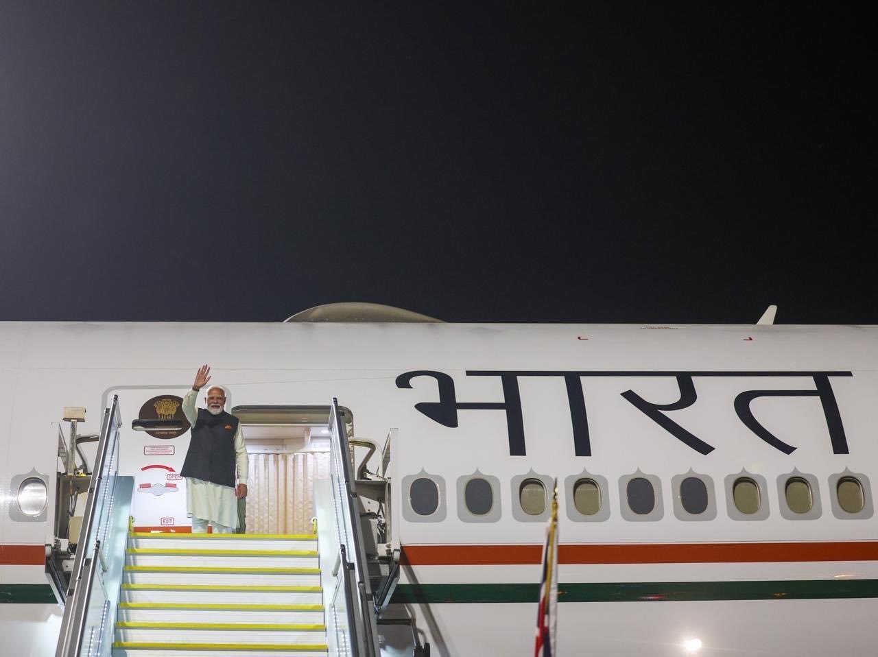 प्रधानमंत्री नरेंद्र मोदी छह दिन की इंडोनेशिया, ऑस्ट्रेलिया और न्यूजीलैंड यात्रा के बाद नई दिल्ली लौटे