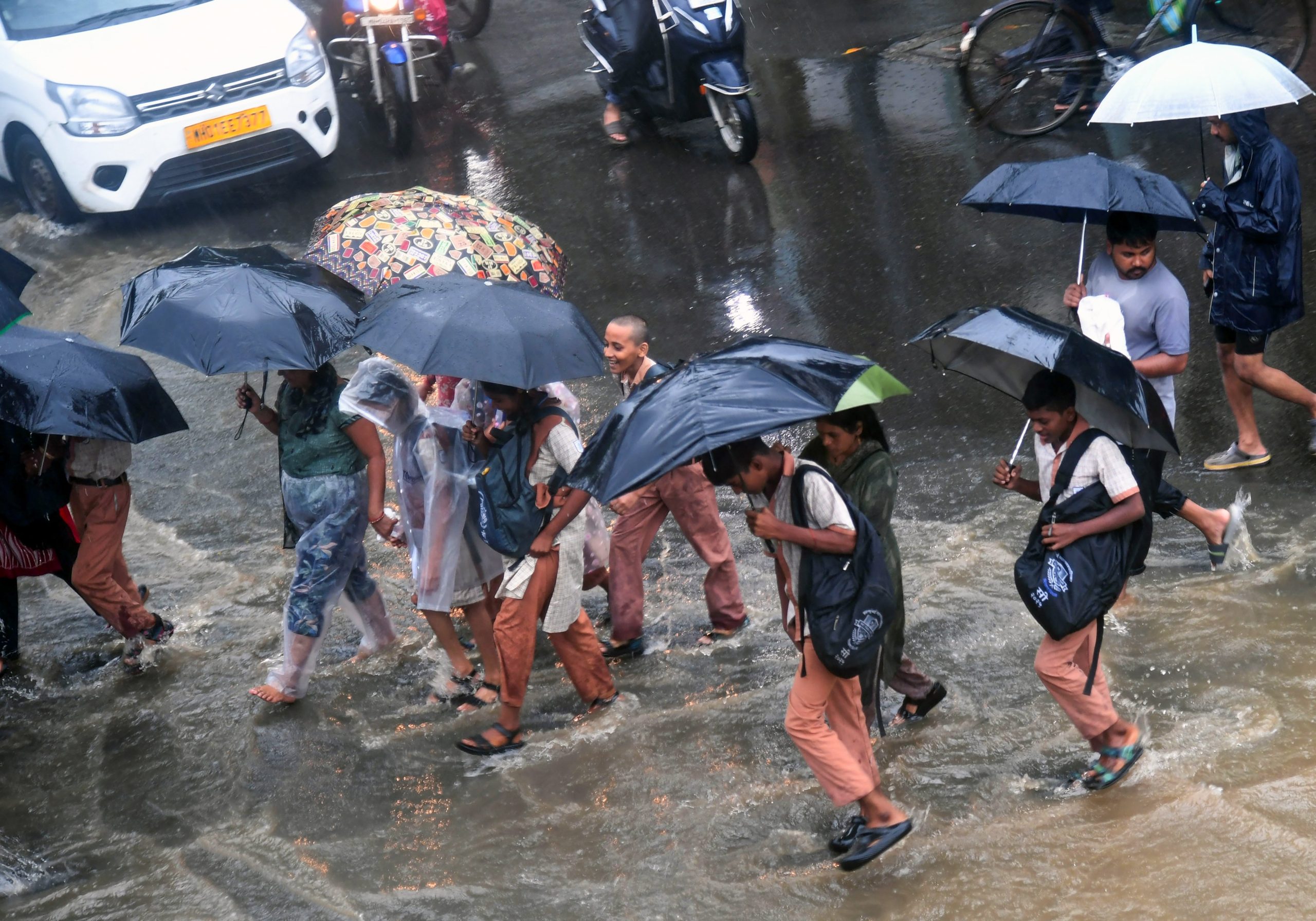 मौसम विभाग ने मुंबई, ठाणे, पालघर और कोंकण क्षेत्र के लिए आज ऑरेंज अलर्ट जारी किया