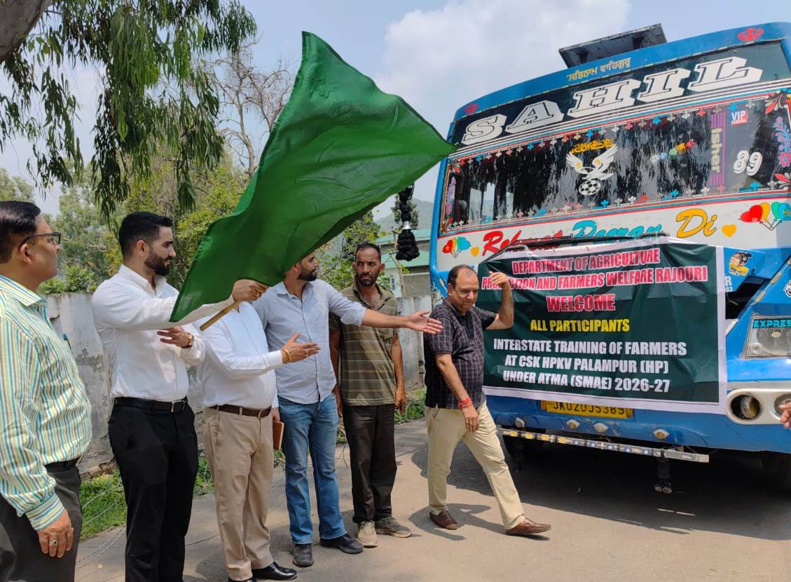 जम्मू-कश्मीर के राजौरी से 40 किसान सात दिवसीय अंतरराज्यीय प्रशिक्षण कार्यक्रम के लिए रवाना हुए