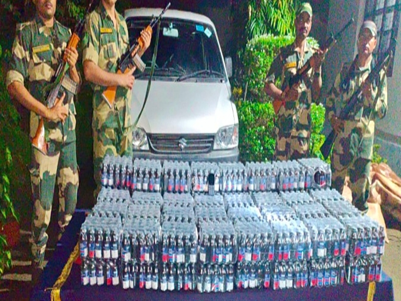 डीआरआई ने त्रिपुरा और प. बंगाल में दो अलग-अलग अभियानों में कोडीन-आधारित कफ सिरप की एक लाख से अधिक शीशियां ज़ब्त की