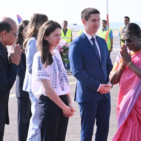 President Droupadi Murmu arrives in Republic of Moldova