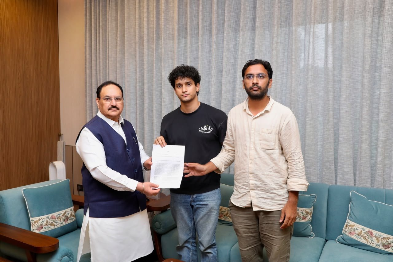 नई दिल्ली: केंद्रीय मंत्री जगत प्रकाश नड्डा ने प्रदर्शनकारियों के प्रतिनिधियों से की बातचीत
