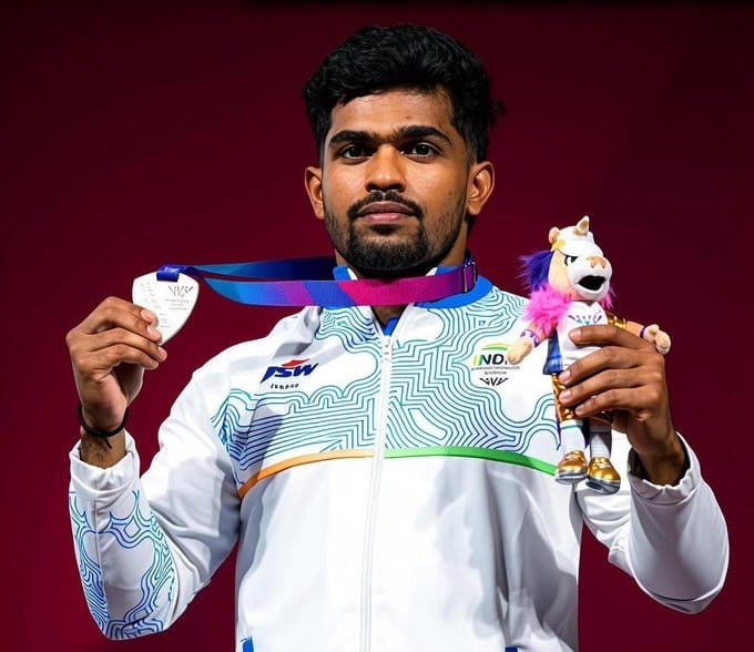 President and PM Modi congratulate Raja Muthupandi on weightlifting silver at Commonwealth Games