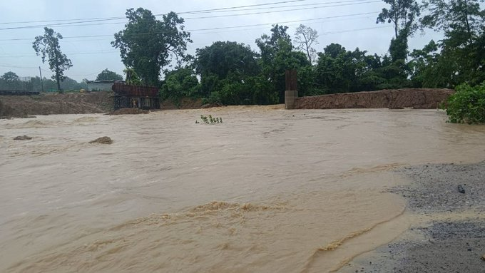 ओडिशा में बाढ़ के हालात गंभीर, हजारों लोग विस्थापित
