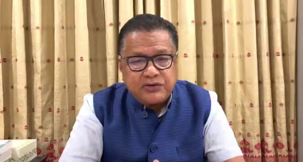 বানত ক্ষতিগ্রস্ত শিক্ষার্থীসকলক বিনামুলীয়া পাঠ্যপুথিৰ পুনৰ যোগান ধৰিবলৈ অসম ৰাজ্যিক পাঠ্যপুথি প্ৰণয়ন আৰু প্ৰকাশন নিগমক শিক্ষামন্ত্ৰী ডাঃ ৰণোজ পেগুৰ নির্দেশ