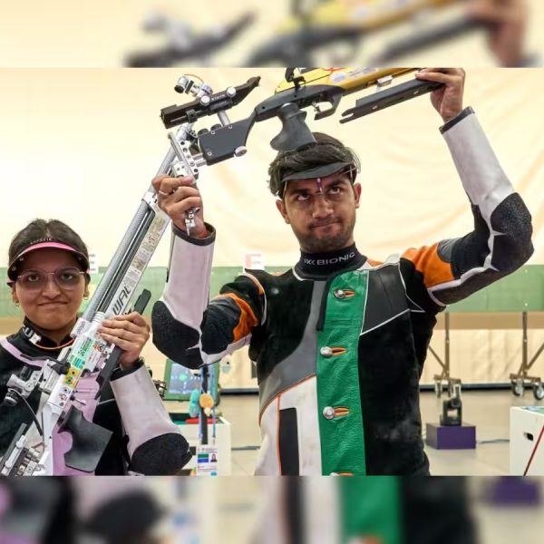 ISSF: Indian duo secure Bronze in 10m air rifle mixed team event