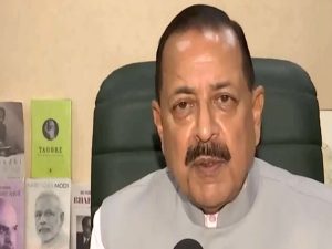 ১৮ৰ পৰা ২০ জুলাইলৈ ধাৰাষাৰ বৰষুণ হোৱাৰ পূৰ্বে উজনি অসমৰ ভিন্ন অঞ্চলত বিপদাংশকা সন্দৰ্ভত বিভিন্ন ৰঙৰ সতৰ্কতা প্রকাশ কৰিছিল বুলি কেন্দ্ৰীয় চৰকাৰে প্ৰকাশ কৰিছে