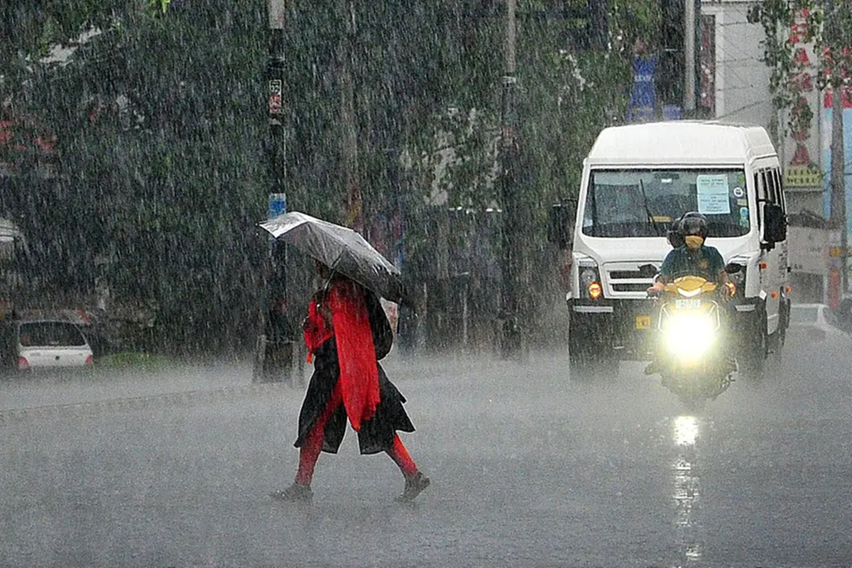IMD predicts very heavyrainfall in five districts of Keralam 