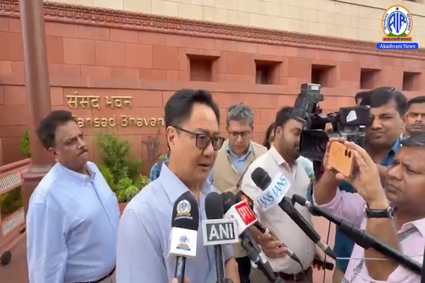 परीक्षाओं में अनुचित साधनों के इस्तेमाल रोकने के लिए सख्त विधेयक लाने में कोई देरी नहीं होनी चाहिए: केंद्रीय संसदीय कार्य मंत्री किरेन रिजिजू