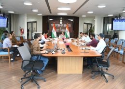 Union Health Minister reviews progress of key programmes in Keralam