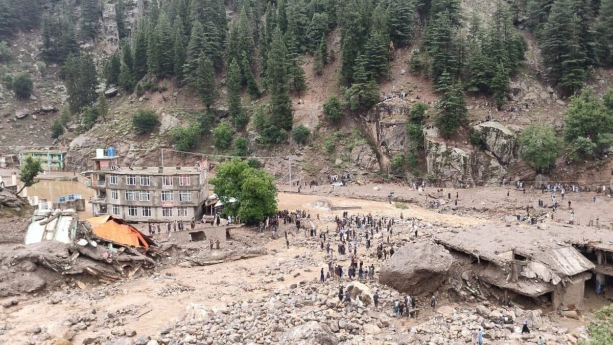 अफगानिस्तान के नूरिस्तान प्रांत में बाढ़ से 20 लोगों की मौत, 100 से ज़्यादा लापता