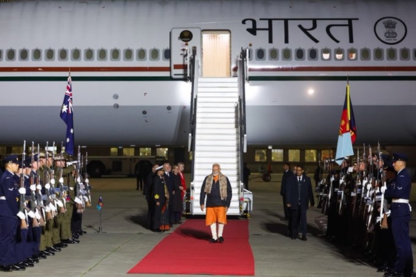 PM Modi arrives in Melbourne to take part in 3rd India-Australia Annual Summit