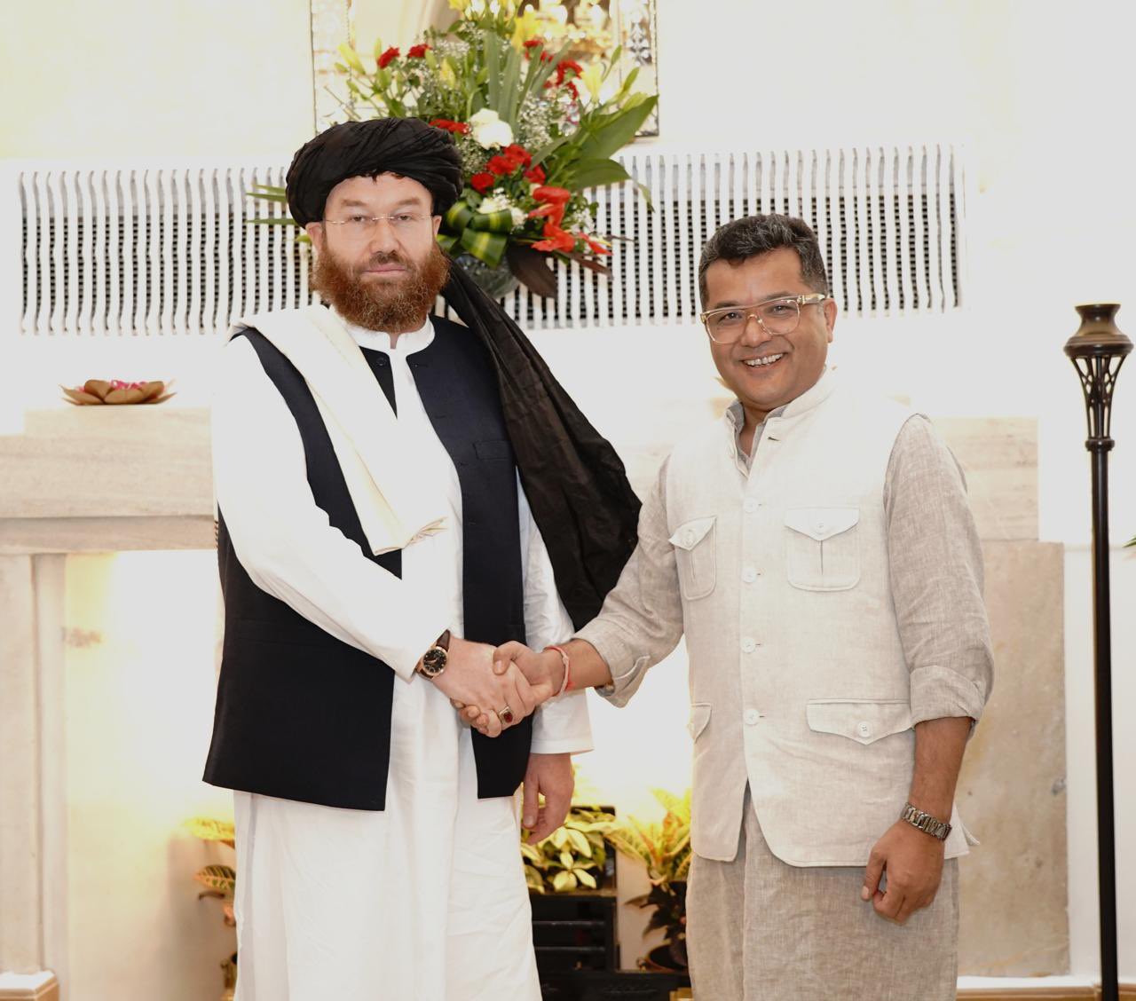আফগানিস্তাৰ কৃষি মন্ত্রী মৌলবী আতাউল্লাহ ওমাৰিক ৰাজ্যমন্ত্রী পৱিত্ৰ মাৰ্ঘেৰিটাৰ সাক্ষাৎ
