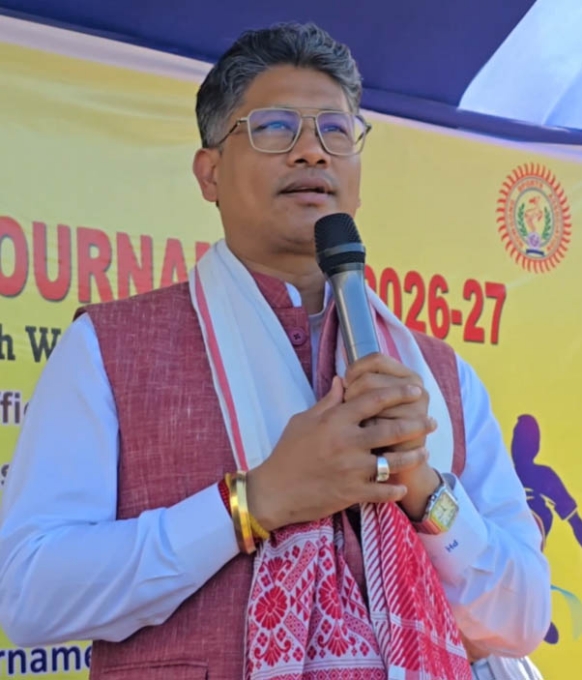 নগাঁও জিলা ভিত্তিক আন্তঃ বিদ্যালয় ফুটবল প্রতিযোগিতা মন্ত্রী পীযুষ হাজৰিকাই আনুষ্ঠানিকভাবে উদ্বোধন কৰে