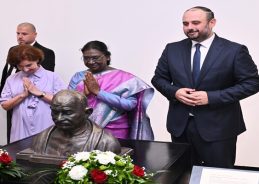 President Murmu unveils bust of Mahatma Gandhi in North Macedonian capital