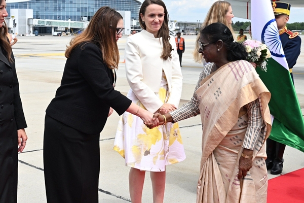 President Murmu to hold delegational-level talks and address Business Forum in Romania