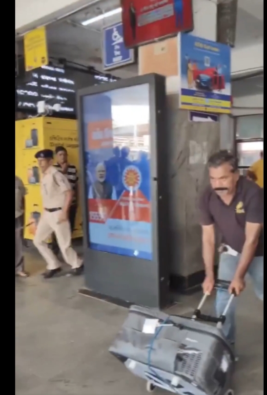 First time Railways successfully transported live donor heart from Surat to Ahmedabad