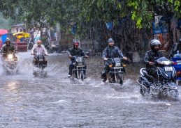 असम, मेघालय, पश्चिम बंगाल के तराई वाले क्षेत्र और सिक्किम में कल तक मूसलाधार बारिश का रेड अलर्ट