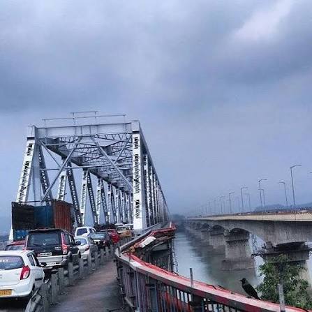 শৰাইঘাটৰ পুৰণি দলং মেৰামতিৰ বাবে আজিৰেপৰা দুমাহৰ বাবে বন্ধ