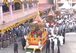 गुजरात: अहमदाबाद में कड़ी सुरक्षा के बीच शुरू हुई भगवान जगन्नाथ रथ यात्रा