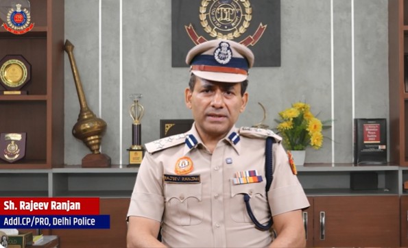 नई दिल्ली: पुलिस ने प्रदर्शनकारियों से शांति और संयम बरतने की अपील की