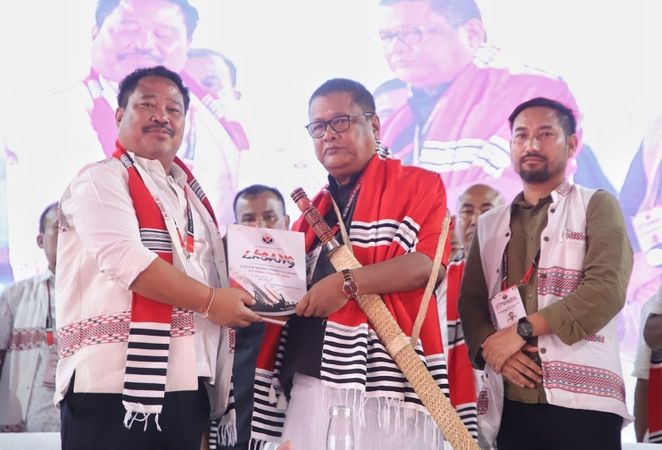 টাকাম মিচিং পৰিণ কেবাং-এ শিক্ষাৰ প্ৰসাৰ, স্বকীয় ভাষা-সংস্কৃতিৰ সংৰক্ষণ আৰু ন্যায়সংগত অধিকাৰৰ হকে সদায়ে সক্রিয় ভূমিকা পালন কৰি যাব বুলি শিক্ষামন্ত্রী মন্ত্রী ডাঃ ৰণোজ পেগুৰ আশা প্রকাশ
