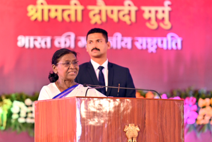 দেশৰ যুৱ প্ৰজন্মক নিষ্ঠা, সততা আৰু নৈতিক আদৰ্শৰে শ্ৰেষ্ঠত্ব অৰ্জনৰ পথত ব্রতী হ’বলৈ ৰাষ্ট্ৰপতি আহ্বান