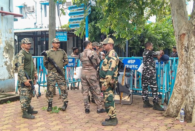 पश्चिम बंगाल में बारुईपुर में दुष्‍कर्म और हत्‍या मामले का मुख्‍य आरोपी प्रवेश मंडल मुठभेड़ में मारा गया