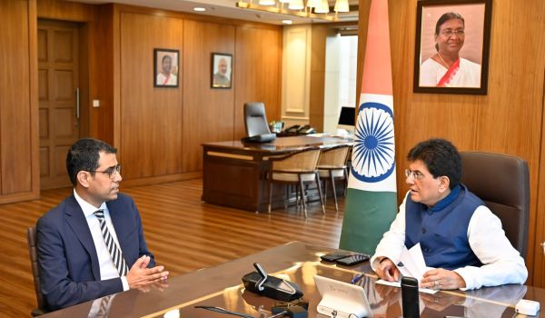 Union Minister Goyal discusses strengthening India’s maritime sector with Head of Asset Strategy at A.P. Moller – Maersk Group