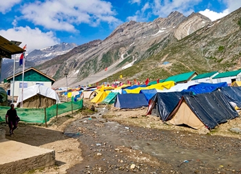 Vaishno Devi & Amarnath yatras temporarily suspended due to rough weather forecast