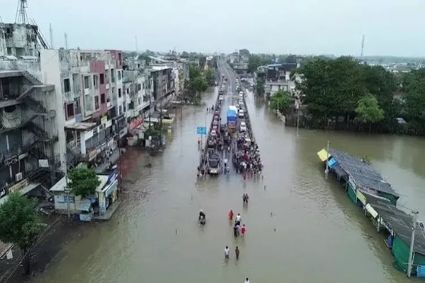 Gujarat govt announces financial package for rehabilitation of Surat flood victims 