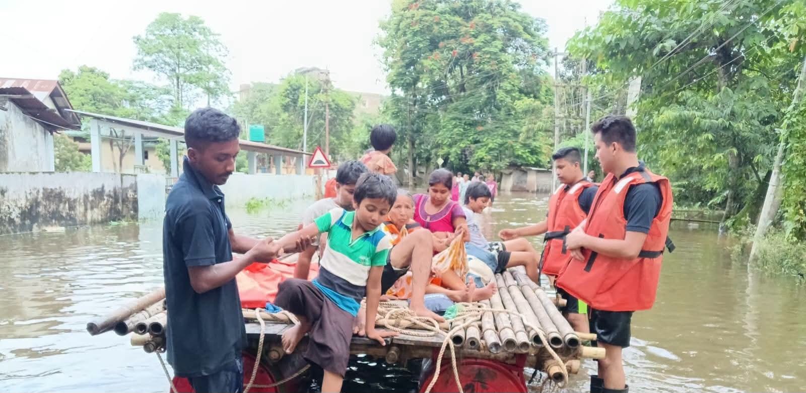 ৰাজ্যৰ শেহতীয়া বানত ১১ খন জিলাৰ ৩ লাখ ১০ হাজাৰৰো অধিক লোক ক্ষতিৰ সন্মুখীন