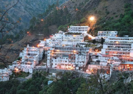 Shri Mata Vaishno Devi Yatra resumes after six-day suspension 