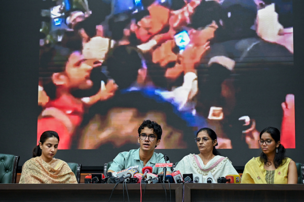 Families allege Delhi Police personnel were deliberately targeted during Jantar Mantar protest