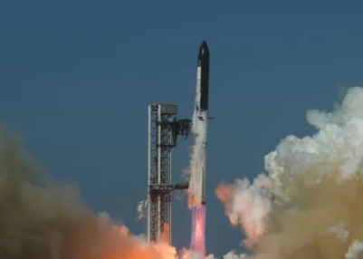 SpaceX’s giant Starship rocket completes successful test flight, deploys 20 Starlink satellites