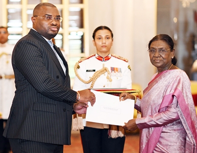 Envoys of 6 nations present credentials to the President of India