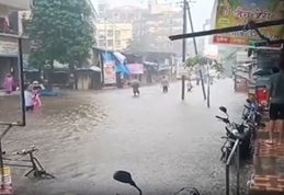 Heavy downpour affects normal life in Maharashtra Gujarat & Jharkhand;Red alert issued for heavy rainfall tomorrow