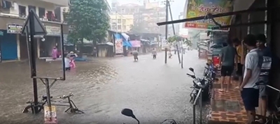 Heavy downpour affects normal life in Maharashtra Gujarat & Jharkhand;Red alert issued for heavy rainfall tomorrow