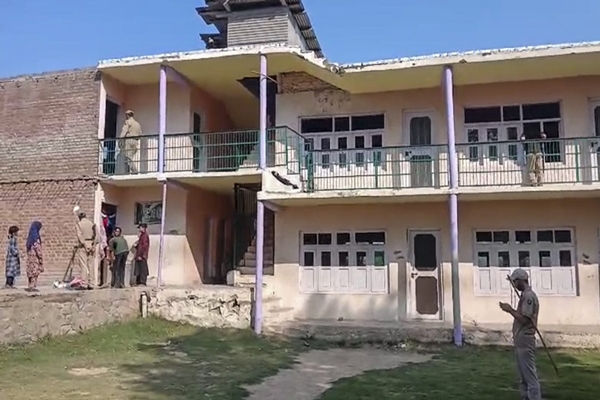 J&K: Authorities directs to keep unsafe schools buildings locked till repaired 