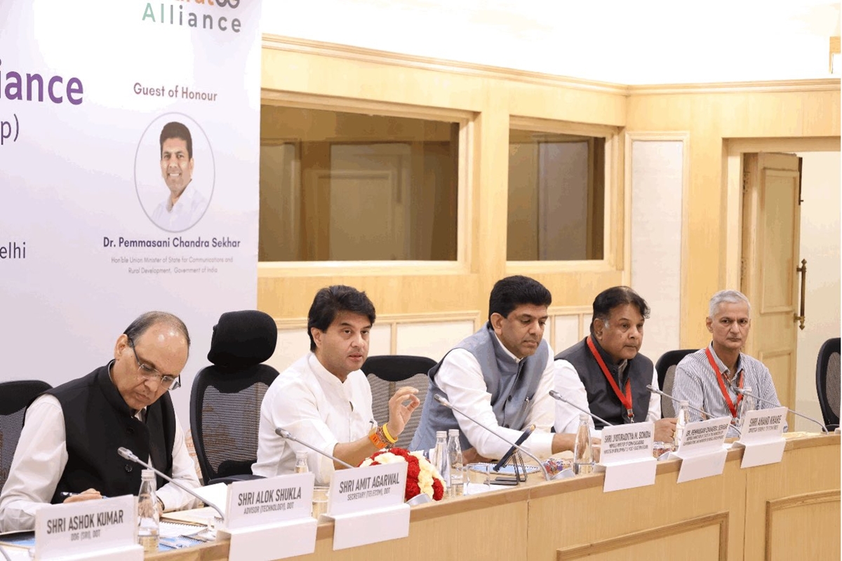 Communication Minister reviews progress of Bharat 6G Alliance 