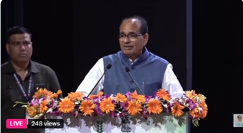পৰিবেশ সুৰক্ষা আৰু বহনক্ষম ভৱিষ্যৎ নিশ্চিত কৰাৰ বাবে গছপুলি ৰোপনৰ প্ৰয়োজনীয়তাত কেন্দ্রীয় মন্ত্রী শিৱৰাজ সিং চৌহানৰ গুৰুত্ব আৰোপ