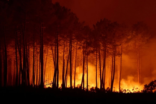 France: Massive wildfire forces evacuation of more than 2 lakh people 