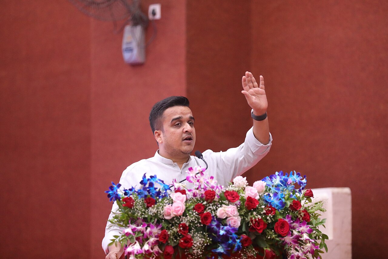 गुजरात सरकार ने बाढ़ प्रभावितों के पुनर्वास के लिए वित्तीय सहायता पैकेज की घोषणा की