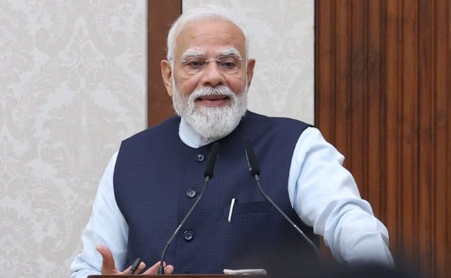 PM Narendra Modi reviews infrastructure projects worth 30 thousand crore rupees at PRAGATI meeting