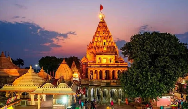 Large number of devotees visit Ujjain’s Mahakal Temple on fourth and final Monday of Shravan